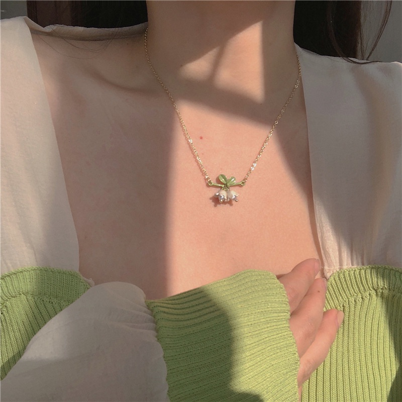 Vòng cổ Hình Hoa Lily Kiểu Dáng Sang Trọng Phong Cách Retro