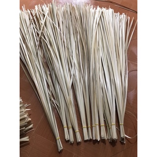 Lạt Giang gói bánh chưng 50 lạt