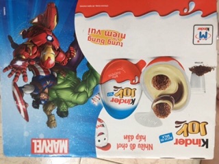 Trứng Kinder cho bé