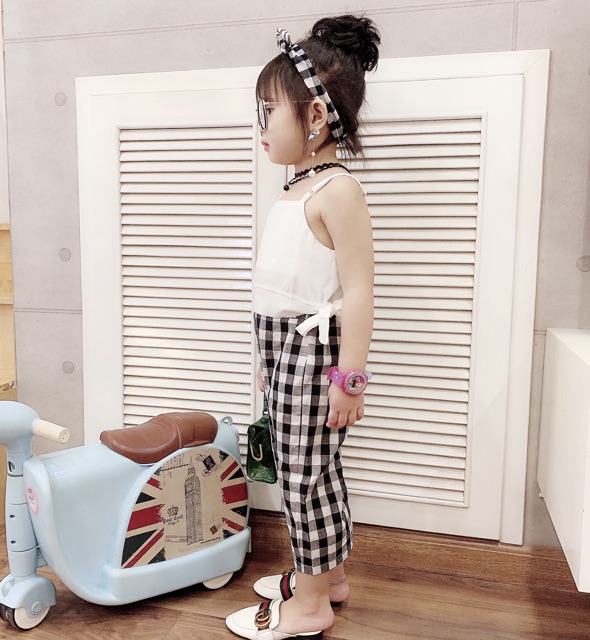 Set bộ quần caro kèm cái siêu xinh