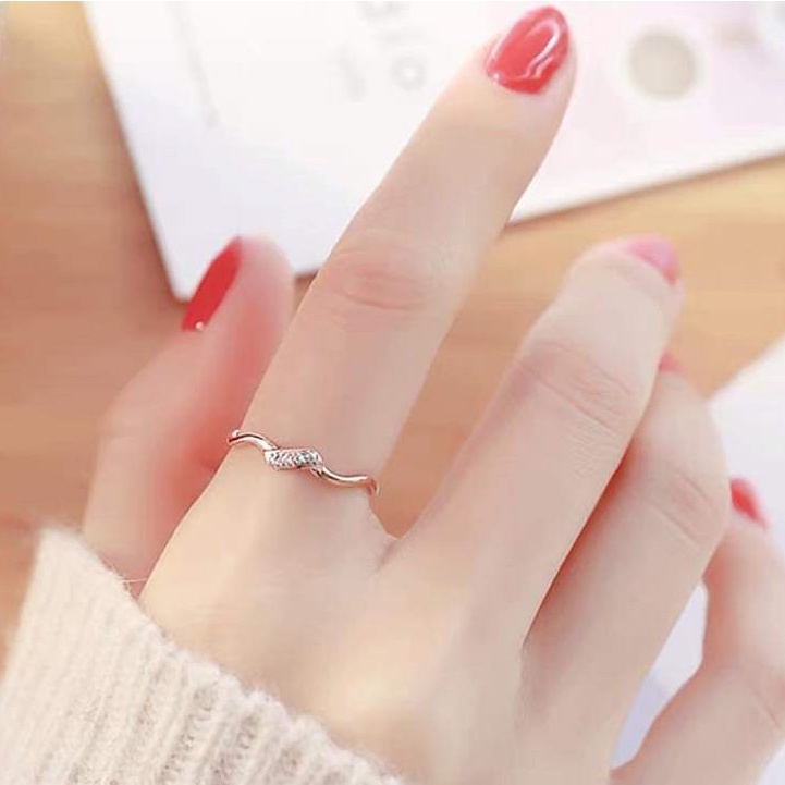 Nhẫn Bạc Nhẫn sóng mảnh điểm đá nghiêng Van Jewelry V10741