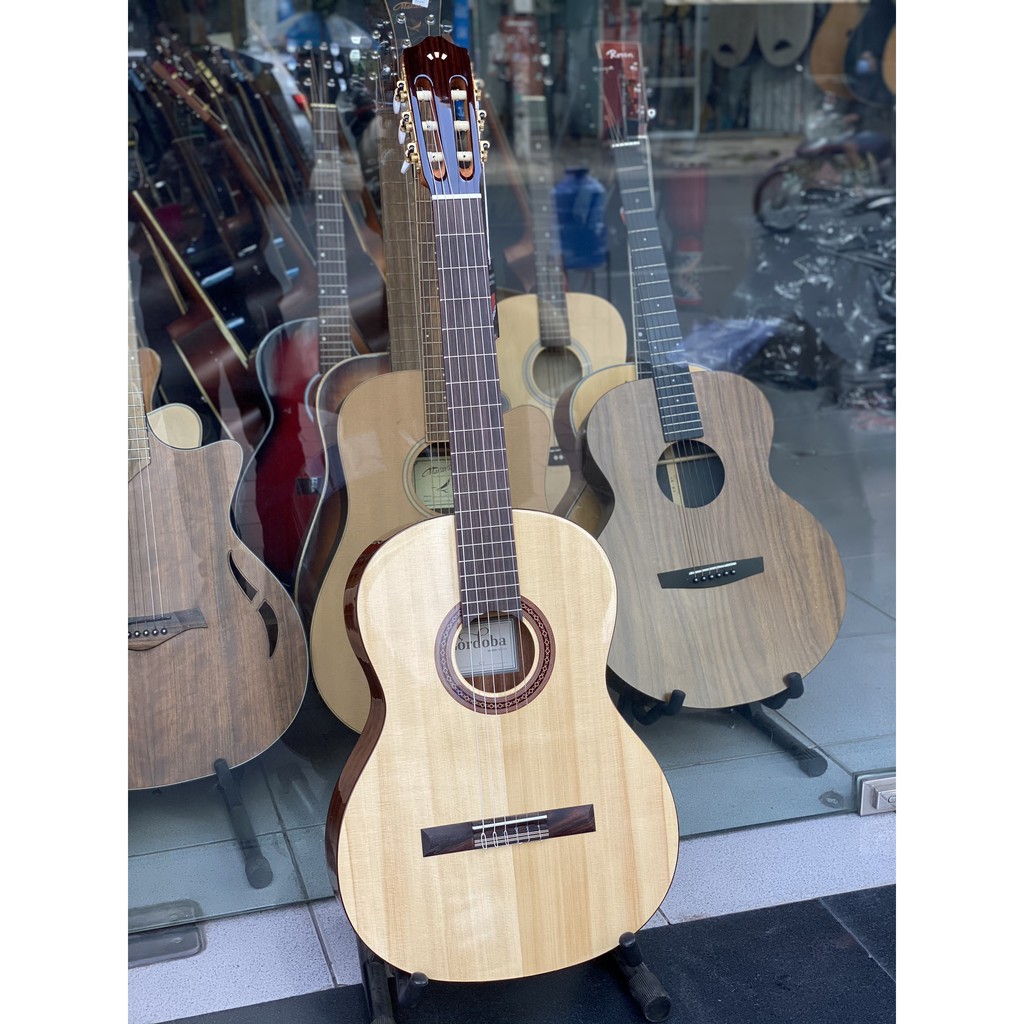 Guitar Cordoba classic C5 SP (tặng kèm phụ kiện)