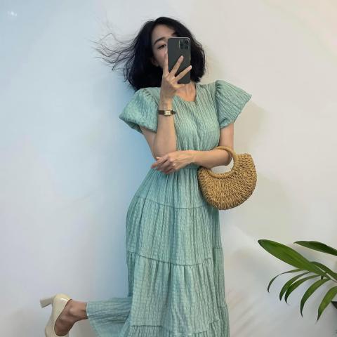 Đầm maxi đi biển nữ tay phồng dáng xòe váy dài chất đũi du lịch dạo phố