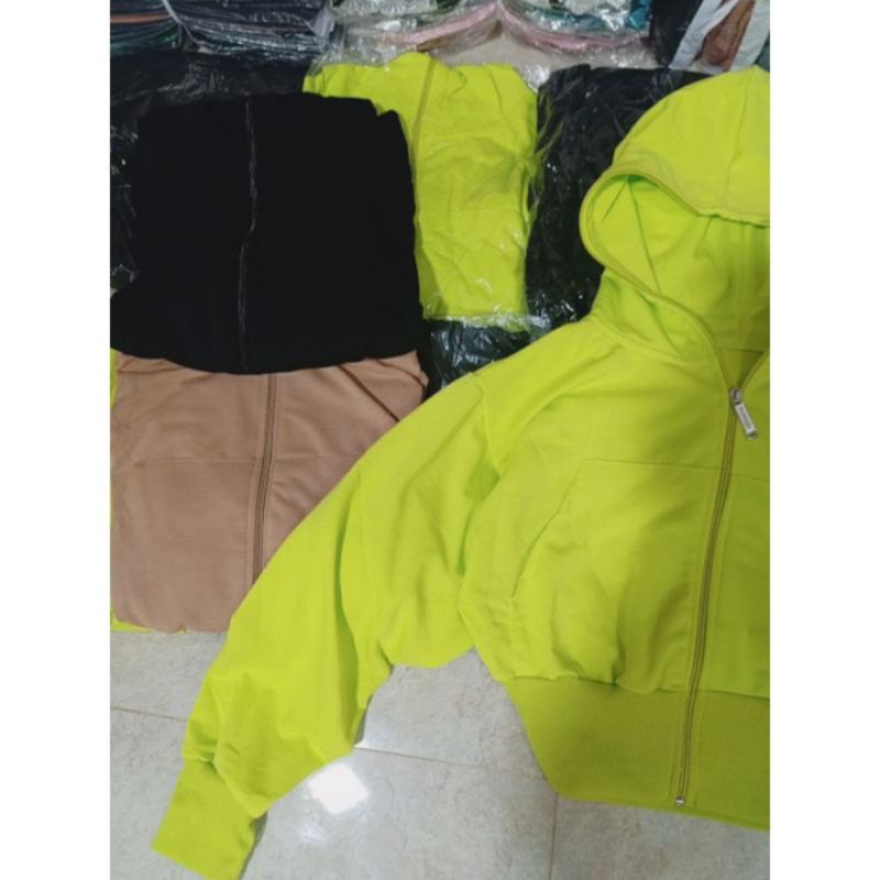 Áo khoác xỏ ngón croptop có nón