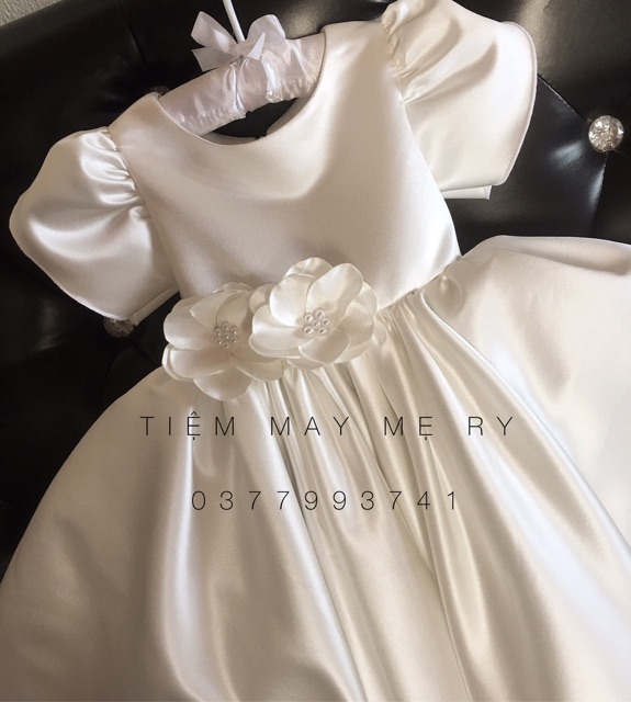 VÁY TRẮNG THIẾT KẾ CHO BÉ