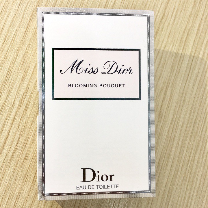 Mẫu dùng thử nước hoa nam , nước hoa nữ chính hãng các loại dung tích từ 01ml, 1,5ml , 2ml