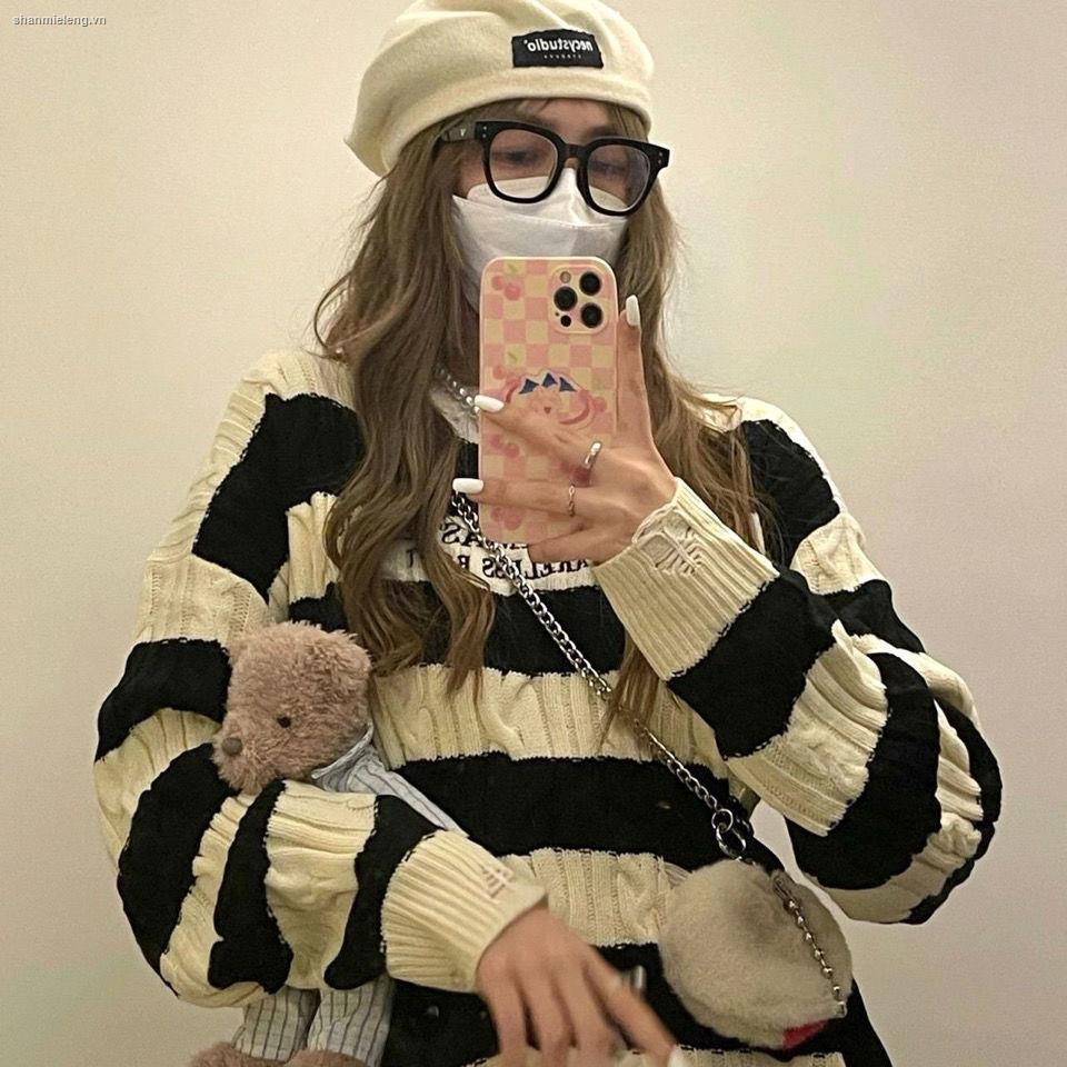 Áo len nữ dài tay cổ tròn sọc ngang thời trang Hàn Quốc