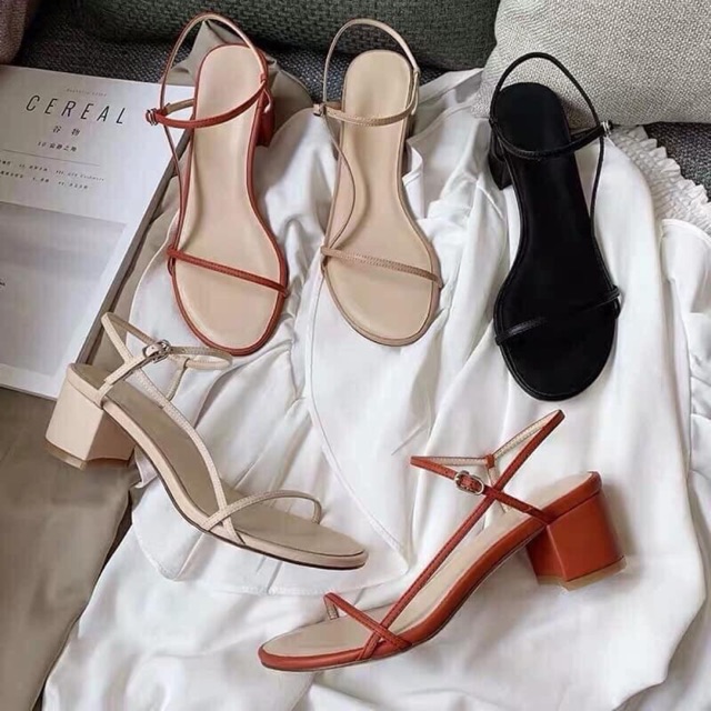 Hè là k thể thiếu sandal nha cm ơiiiii Sz 35-39 ạ . Hàng order 03 tuần. Sỉ lẻ inbox FB Thoa Nguyen. Hàng về liên tục nha