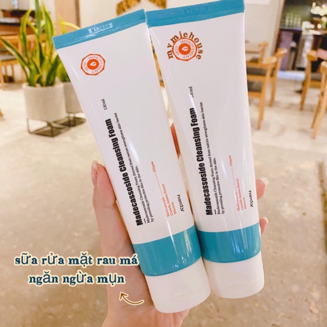 SỮA RỬA MẶT CHO DA MỤN TỪ RAU MÁ A'PIEU MADECASAOSIDE CLEANSING FOAM