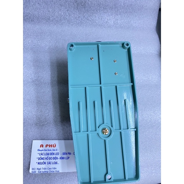 Bàn đạp chân TFS-402 nhôm kín nước,chống va đập tốt