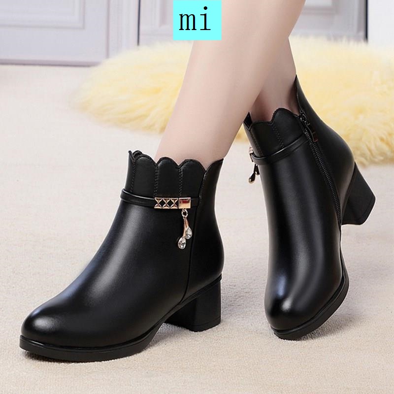 Giày bốt đi tuyết thiết kế mới lót nhung giữ ấm cao cấp thời trang mùa thu đông dành cho phụ nữ trung niên
 | BigBuy360 - bigbuy360.vn