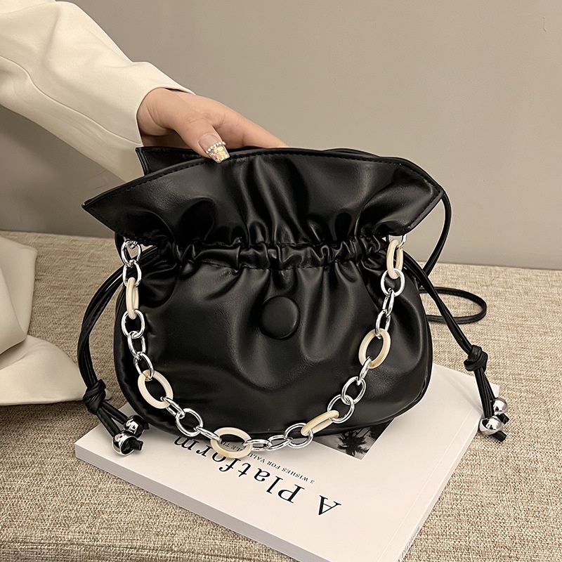 Túi Đeo Vai Màu Đen Cỡ Lớn 2022 Thiết Kế Dây Rút Thời Trang Trẻ Trung