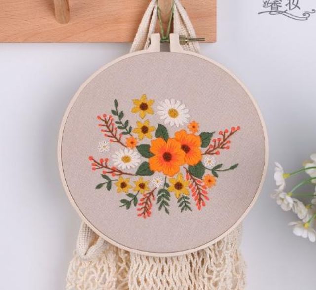 Set thêu hiện đại Embodery gồm vải in sẵn + chỉ thêu màu