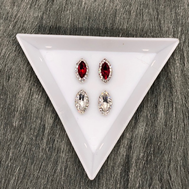 Đá hình ovan gắn móng nail