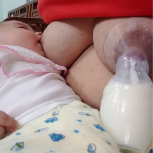Phễu hứng sữa cho mẹ silicon FREE BPA ( tự hút chặt)