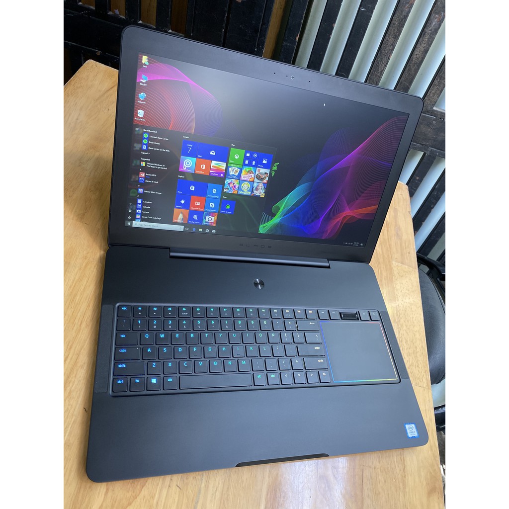 Laptop Razer Blade Pro 17, Core i7 7700HQ, 16G, 256G + 2T, GTX1060, 17.3in, giá rẻ | BigBuy360 - bigbuy360.vn