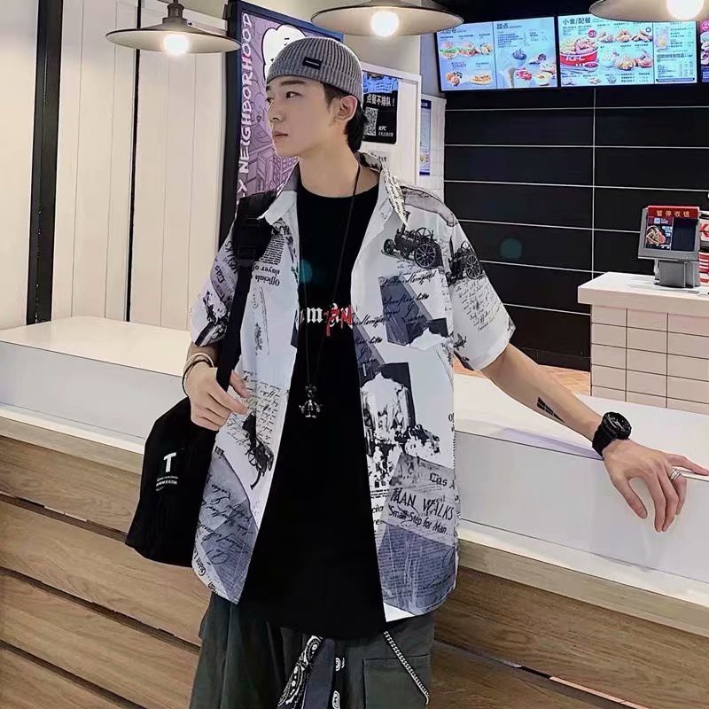 Áo sơ mi tay ngắn họa tiết tờ báo màu trắng đen phong cách hip hop thời trang cho nam