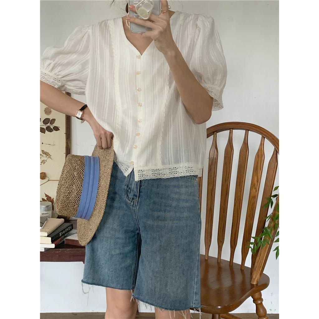 Áo Kiểu Tay Ngắn Cổ Chữ V Màu Trơn Phối Ren Phong Cách Hàn Quốc Có 2 Màu Sắc Lựa Chọn 53262