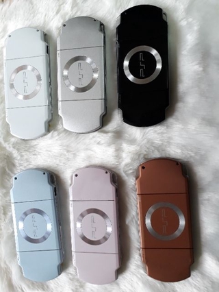 Máy chơi game cầm tay PSP2k