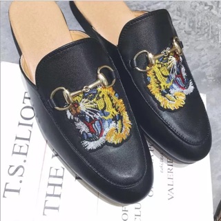 Sục Gucci nam thêu hình đầu thú