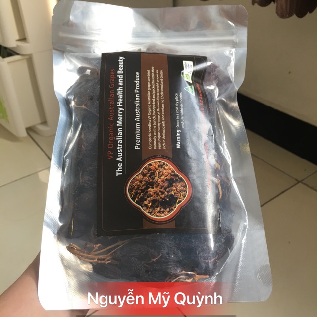 Nho khô nguyên cành Úc