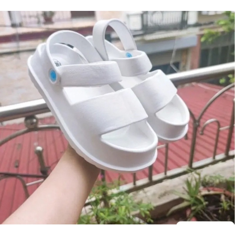 Dép sandal bánh mì siêu nhẹ đế răng cưa chống trơn trượt