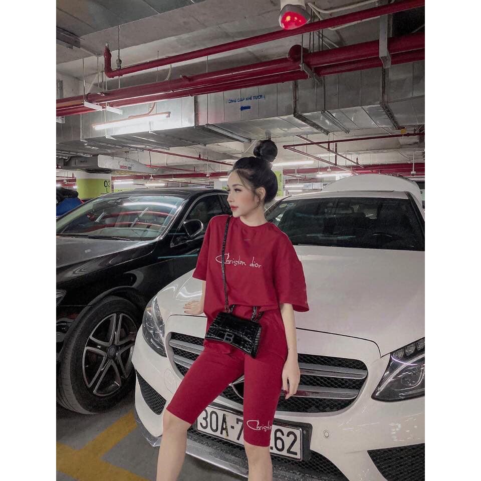 Sét bộ chữ kí lửng thêu, bộ thể thao nữ đẹp | BigBuy360 - bigbuy360.vn