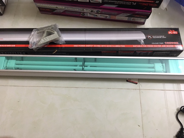 Đèn máng XILONG ánh sáng 10500k