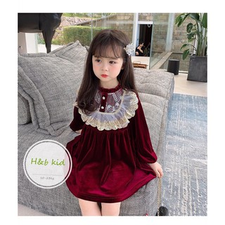 váy nhung đỏ phối cổ ren trắng