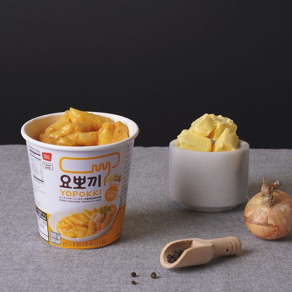 Bánh Gạo Young Poong Topokki Vị Xốt Bơ Hành Nhập Khẩu Hàn Quốc Dạng Ly