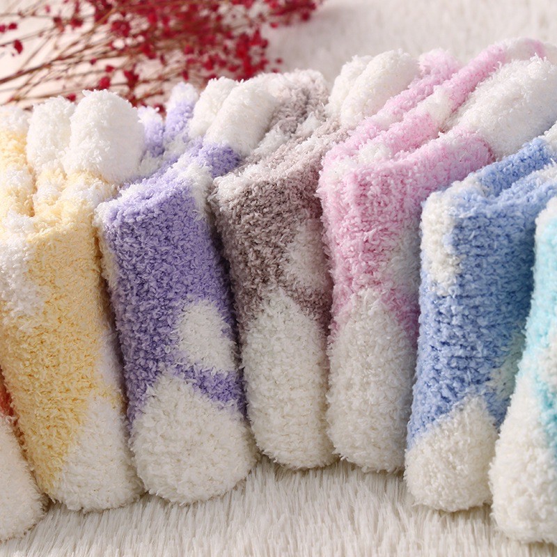 TLB05 Tất chân vớ cổ cao nữ len bông tất lông cừu xù giữ ấm cổ viền trắng hoạ tiết hình tim