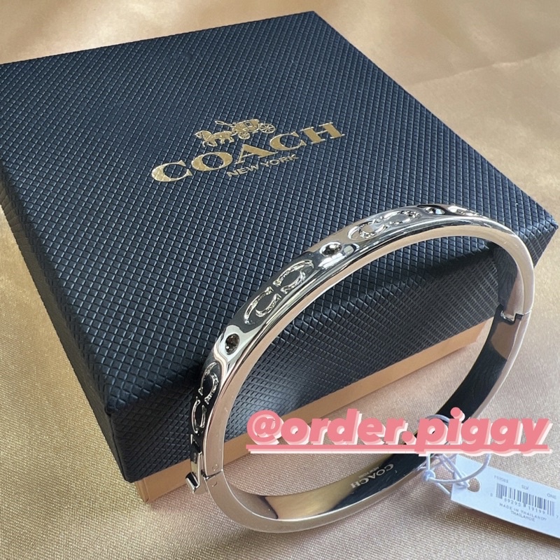 Vòng Tay Coach Kissing C Hinged Fullbox - Chính hãng