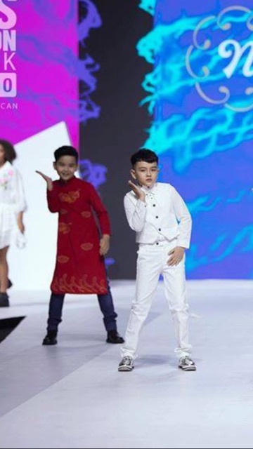 Bộ Vest bé trai, gồm 2 món ghi lê và quần, giá 398 giảm 50% còn 199 k