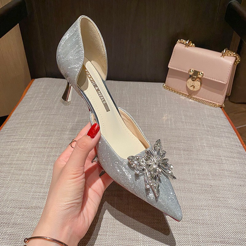 BEESHOES - GIÀY CAO GÓT NỮ MŨI NHỌN - GIÀY CAO GÓT NỮ GÓT NHỌN CAO 7 PHÂN SẴN MÀU BẠC 220150
