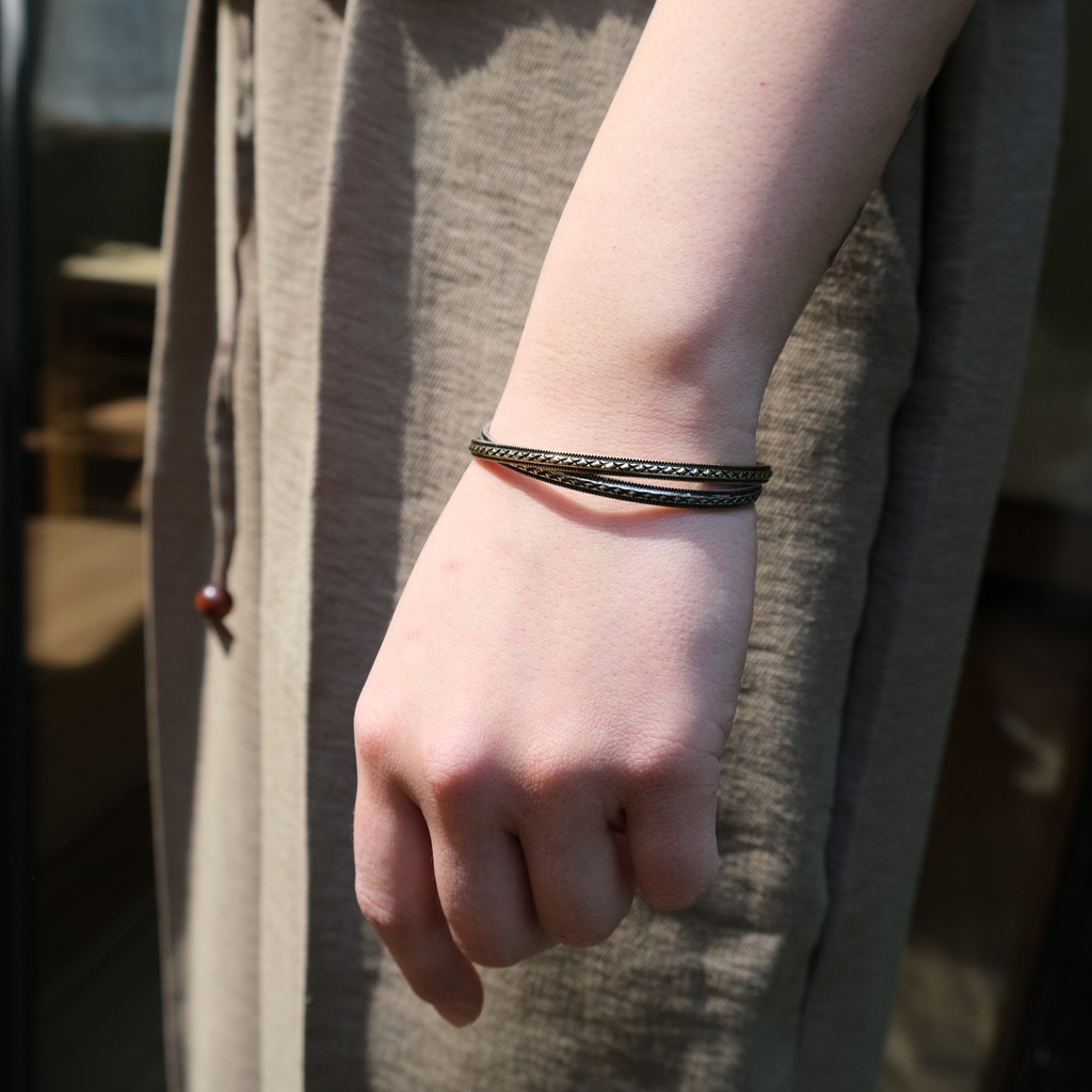 Opened thin bangle - vòng tay Hàn Quốc