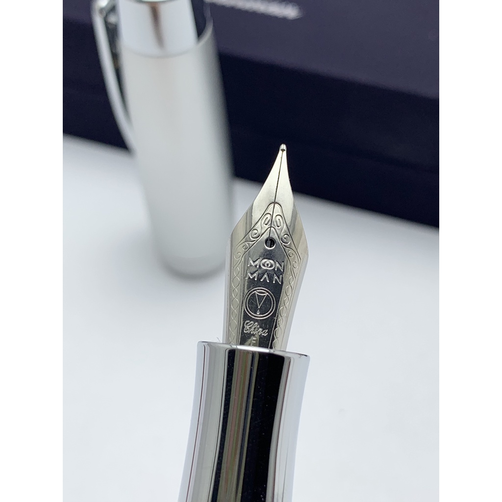 Bút máy Moonman T2