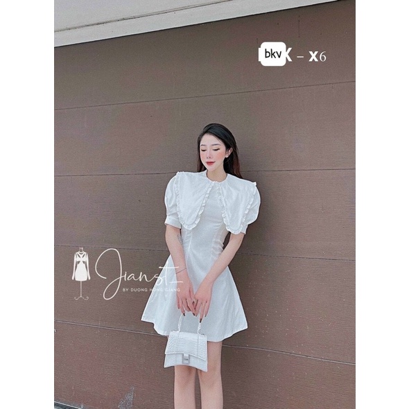 M18 - Váy cổ sen
