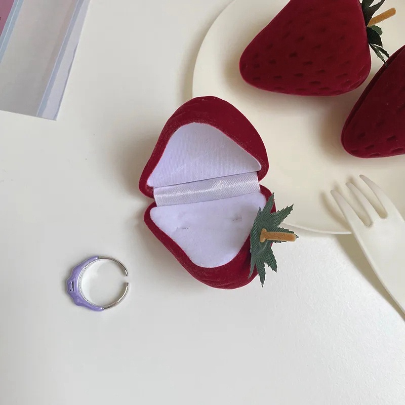 Hộp Đựng Trang Sức Hình Quả Dâu