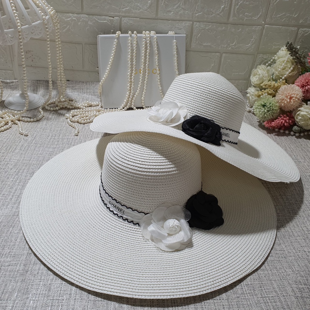 Mũ Cói thời trang đi biển Vành Rộng sang chảnh gắn hoa xinh