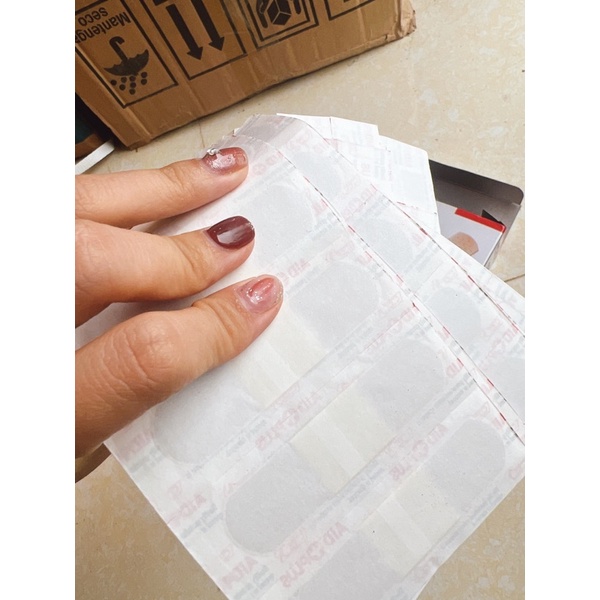 Hộp 100 miếng băng go dán cá nhân