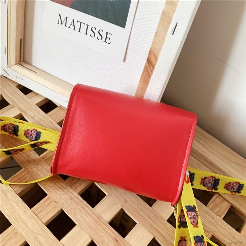 Túi đeo chéo làm từ da PU với họa tiết hoạt hình