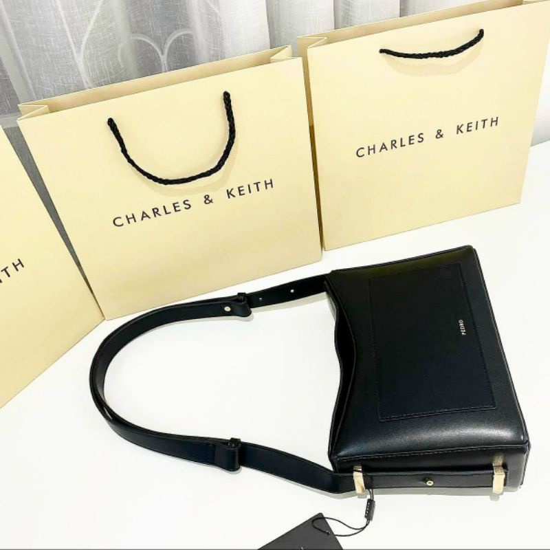 Túi xách nữ Pedr.o đeo vai, đeo chéo thời trang cá tính | BigBuy360 - bigbuy360.vn