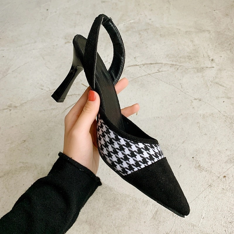 Guốc kẻ quốc dân