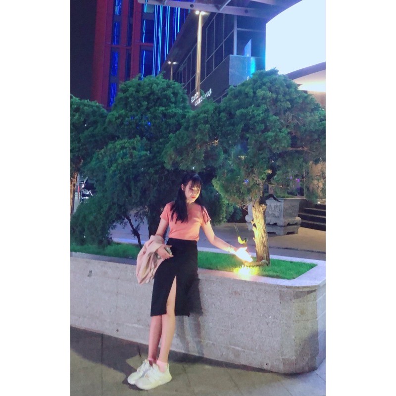 Chân váy xẻ tà umi, có lót trong