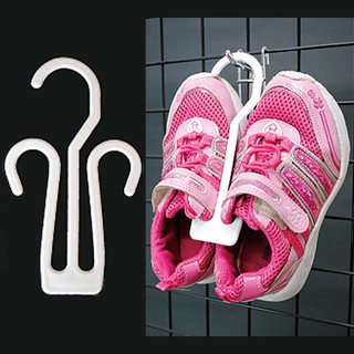 Combo móc treo dép và dây xích nhựa treo shop thời trang