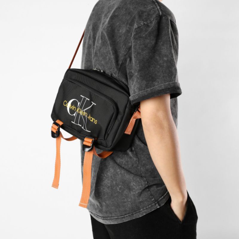 Túi chéo C▫️K Essential Sport