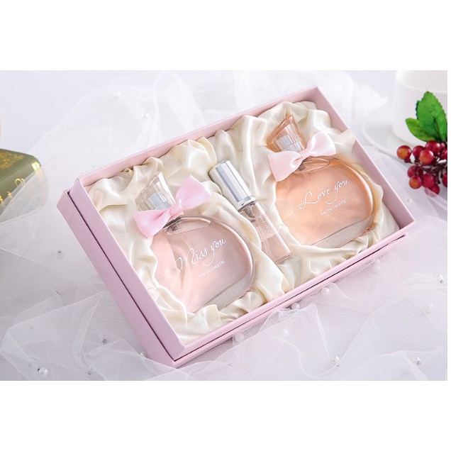 Bộ quà tặng nước hoa nữ tặng kèm túi đựng quà như hình