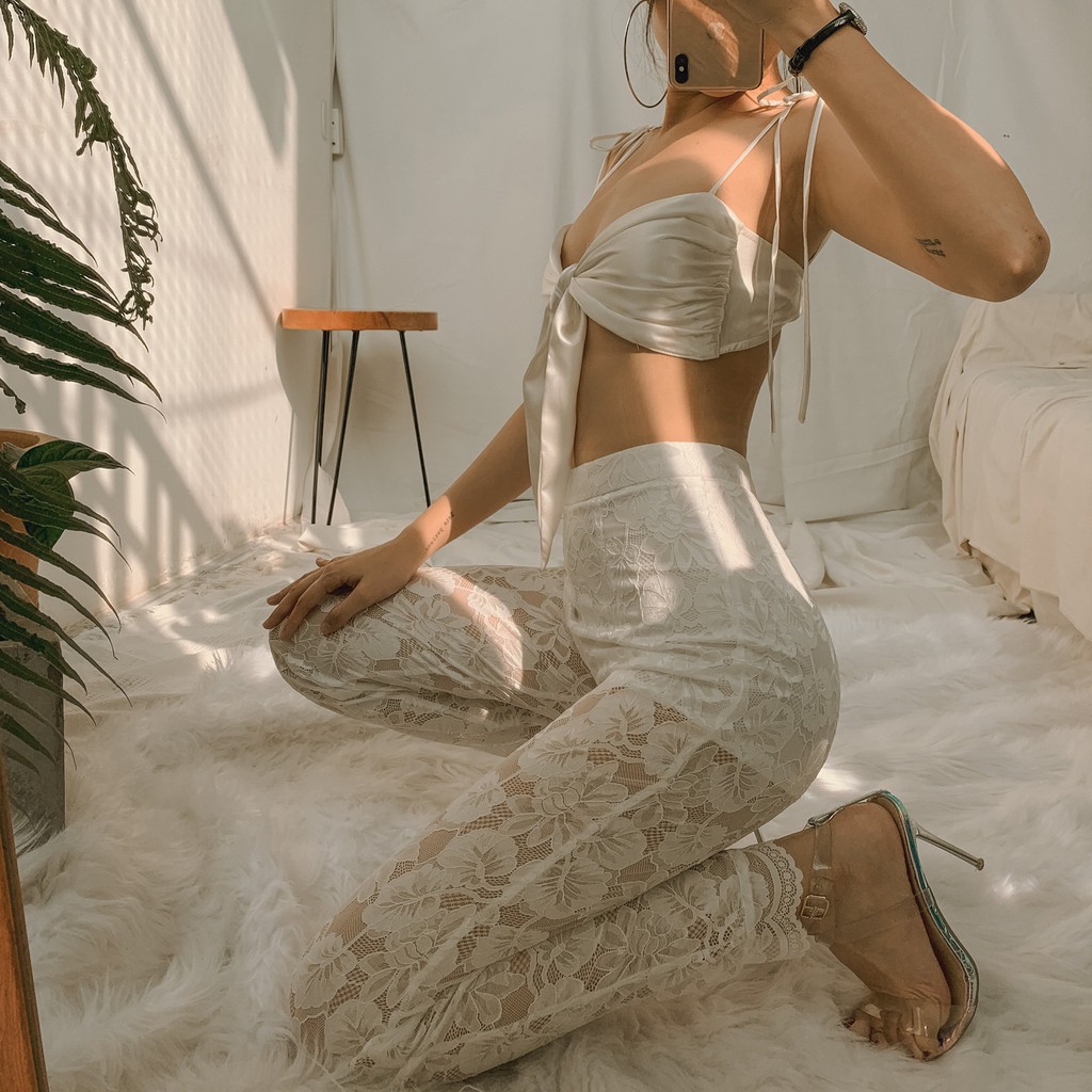 Áo hai dây trắng thắt nơ dành cho các nàng phong cách cá tính | BigBuy360 - bigbuy360.vn