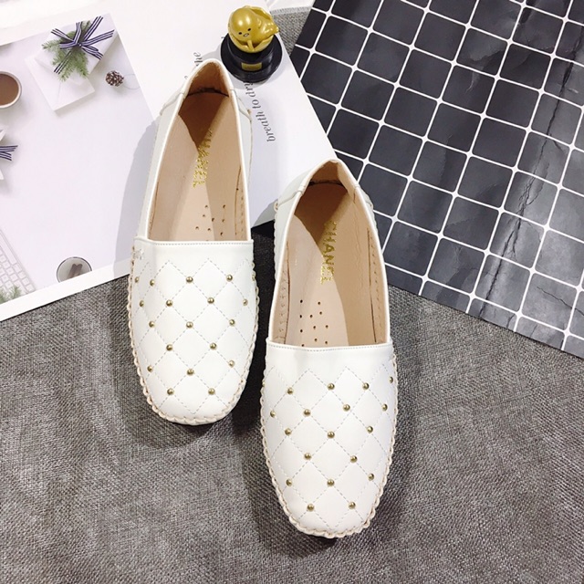 [Bán sỉ lẻ giày dép] Giày slip on nữ đế dẻo Cn đinh tán da mịn cực êm chân -Free ship đơn 50k