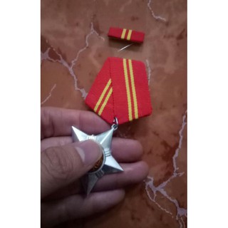 Huy hiệu cài áo đeo ngực vẻ vang